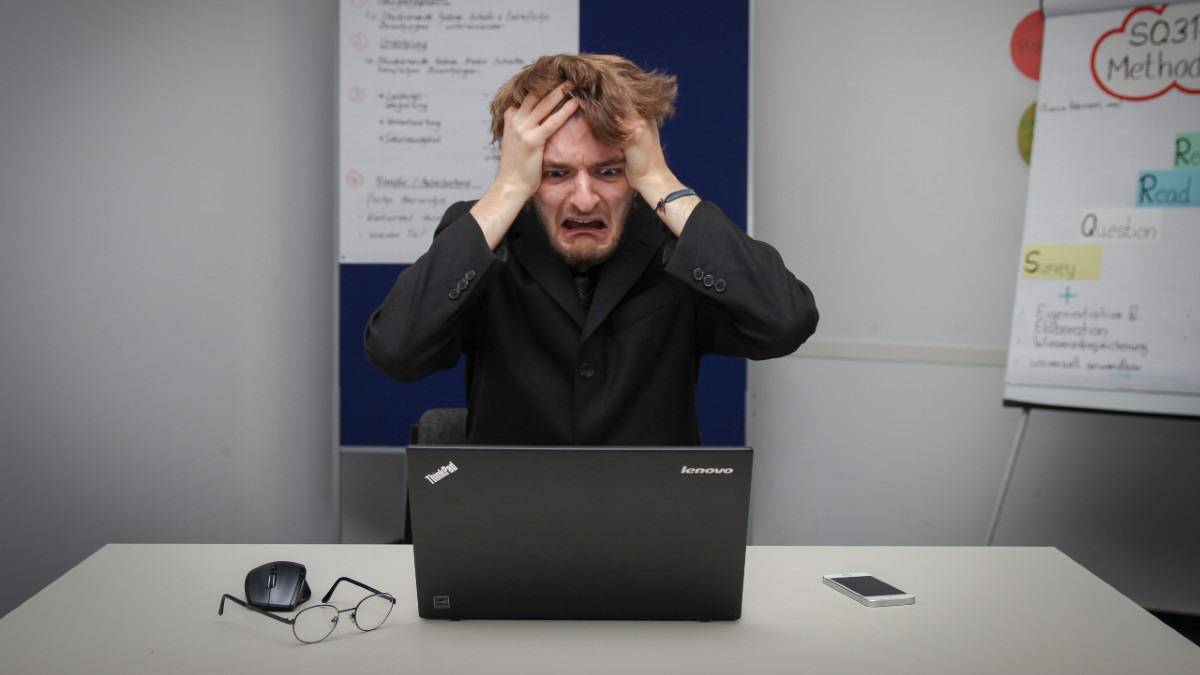“Torre di controllo, abbiamo un problema!”: l’impatto dei problemi tecnici sull’elearning